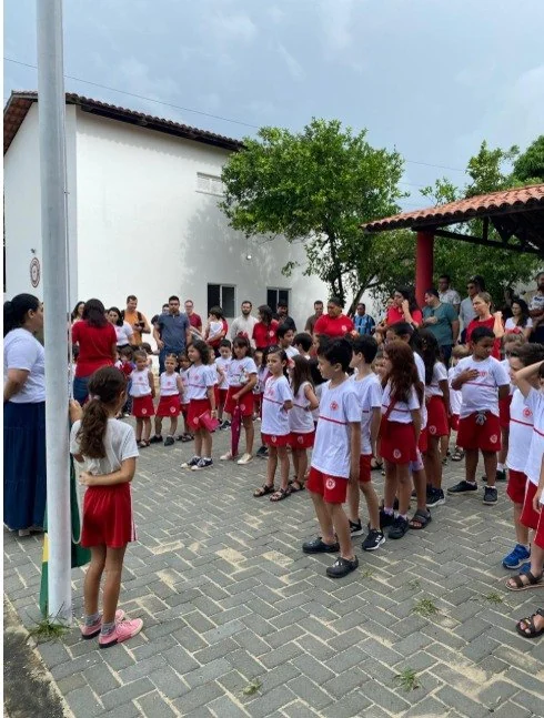 Rotina escolar no pátio