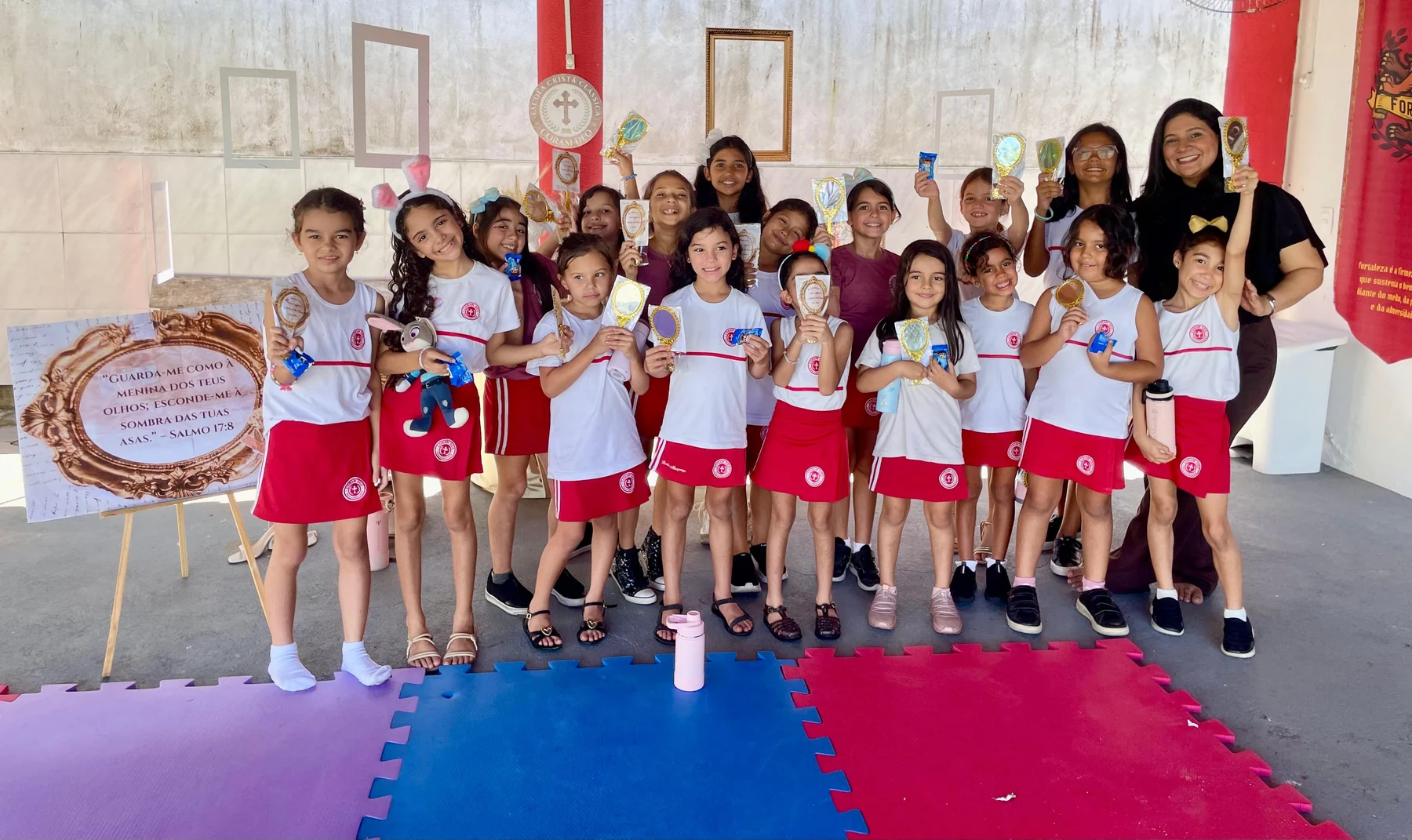 Turma em atividade no tatame