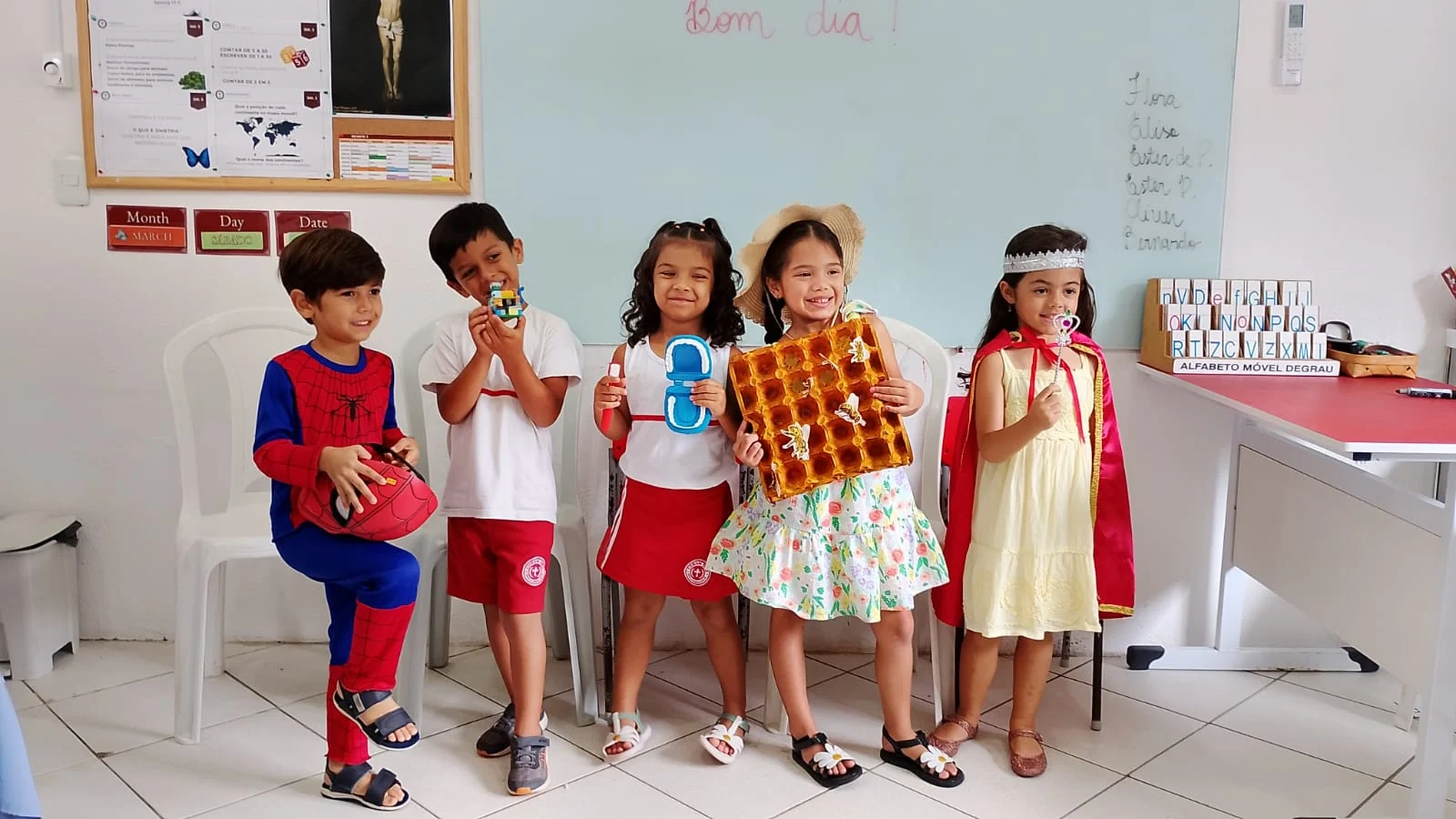 Alunos em apresentação de personagens
