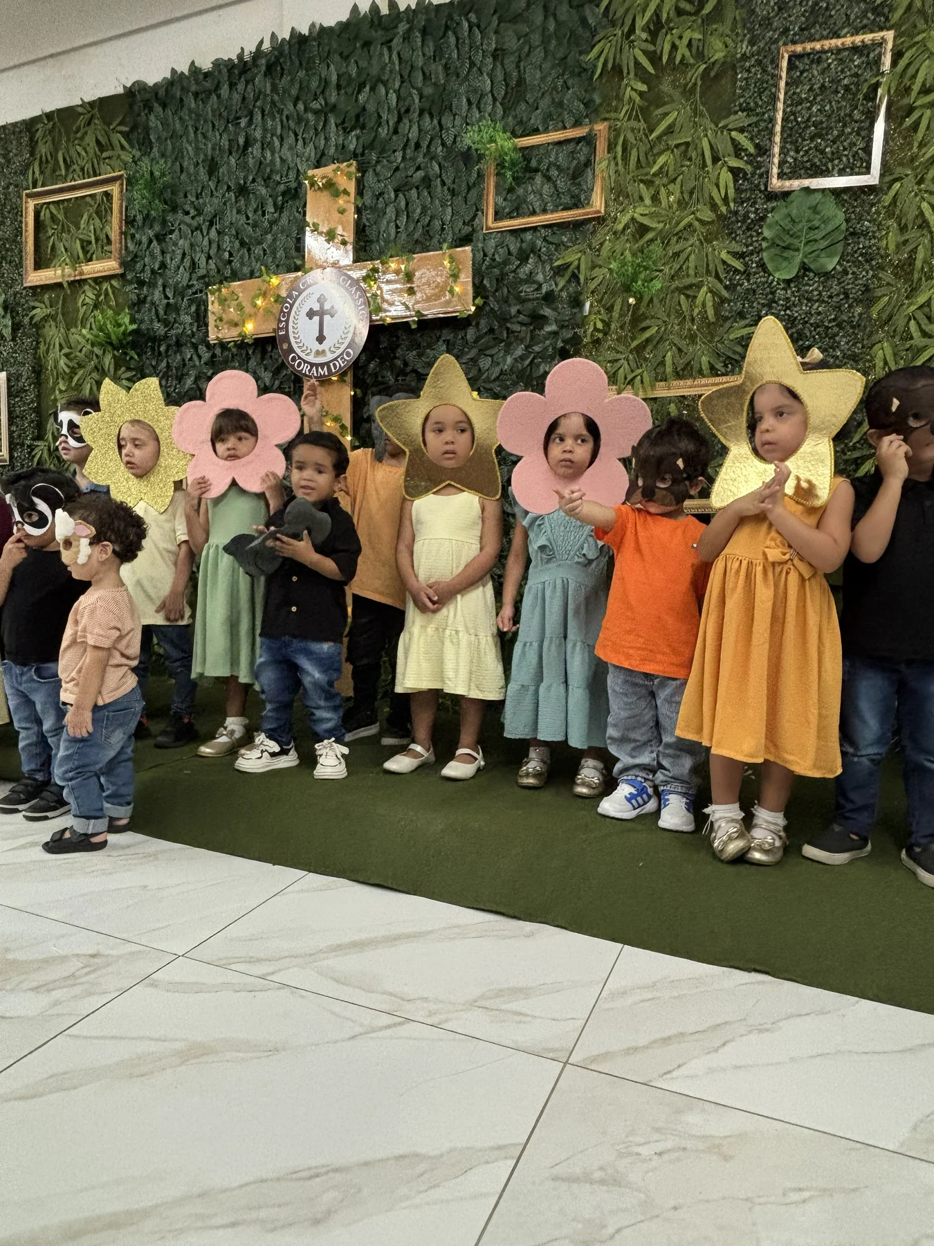 Apresentação em homenagem às famílias